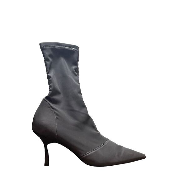 Yeezy‎ Season 8 Graphite Gray Cement Boot Kitten Heels Bootie Size 35 5 - Picture 1 of 8